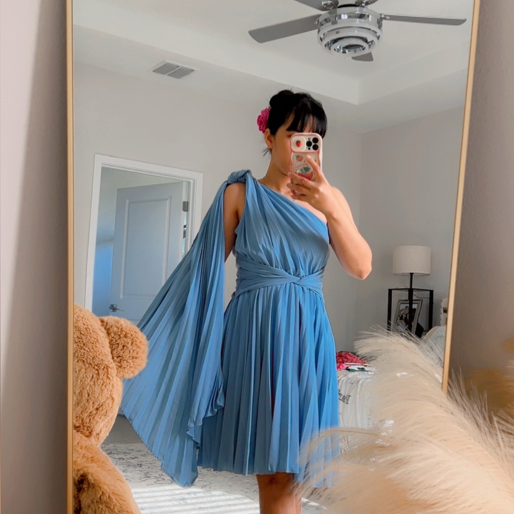 Elegant Blue One-Shoulder Dress